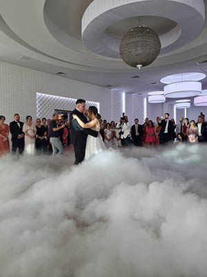 ciężki dym jako taniec w chmurach